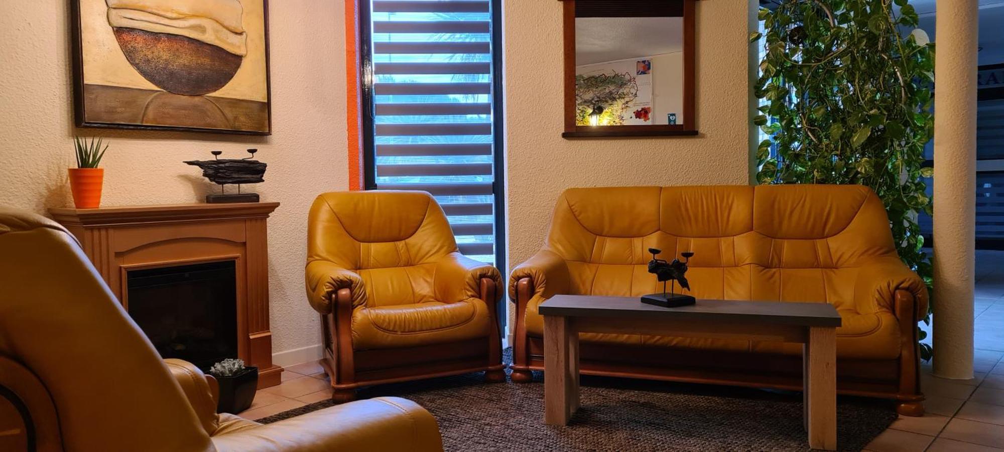 Hotel L'Etoile Aeroport - A61 Каркассон Экстерьер фото